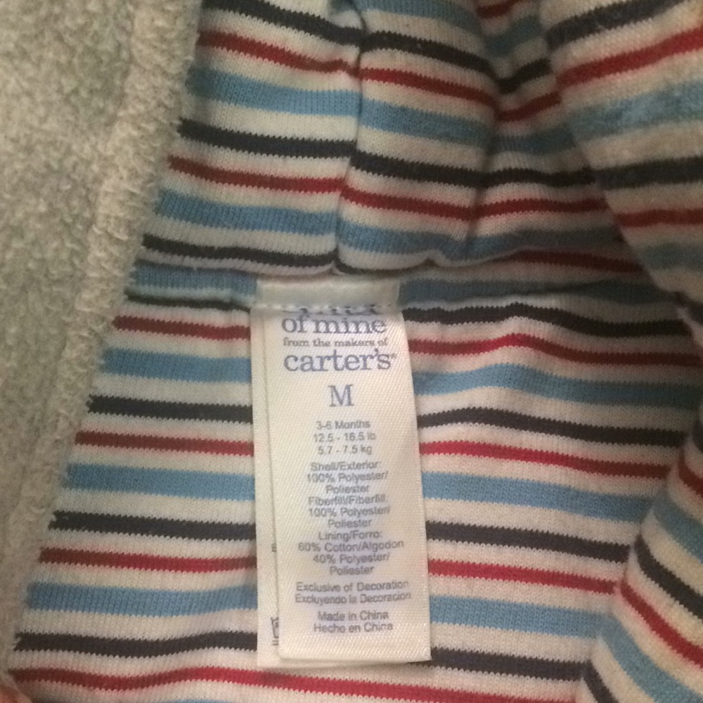 Carters Boys snowsuit, size medium (3-6 months) - Picture 2 of 3